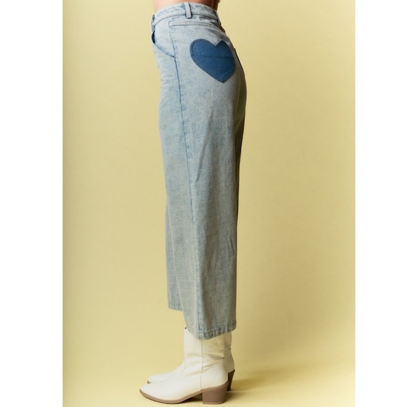 "The Nancy" Heart Accent Wide-leg Cropped Denim Pants - Picture 3 of 4